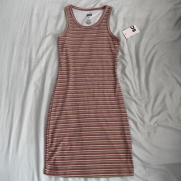 Do not wear dresses enough, colors didn't go with my skintone. - Picture 1 of 2